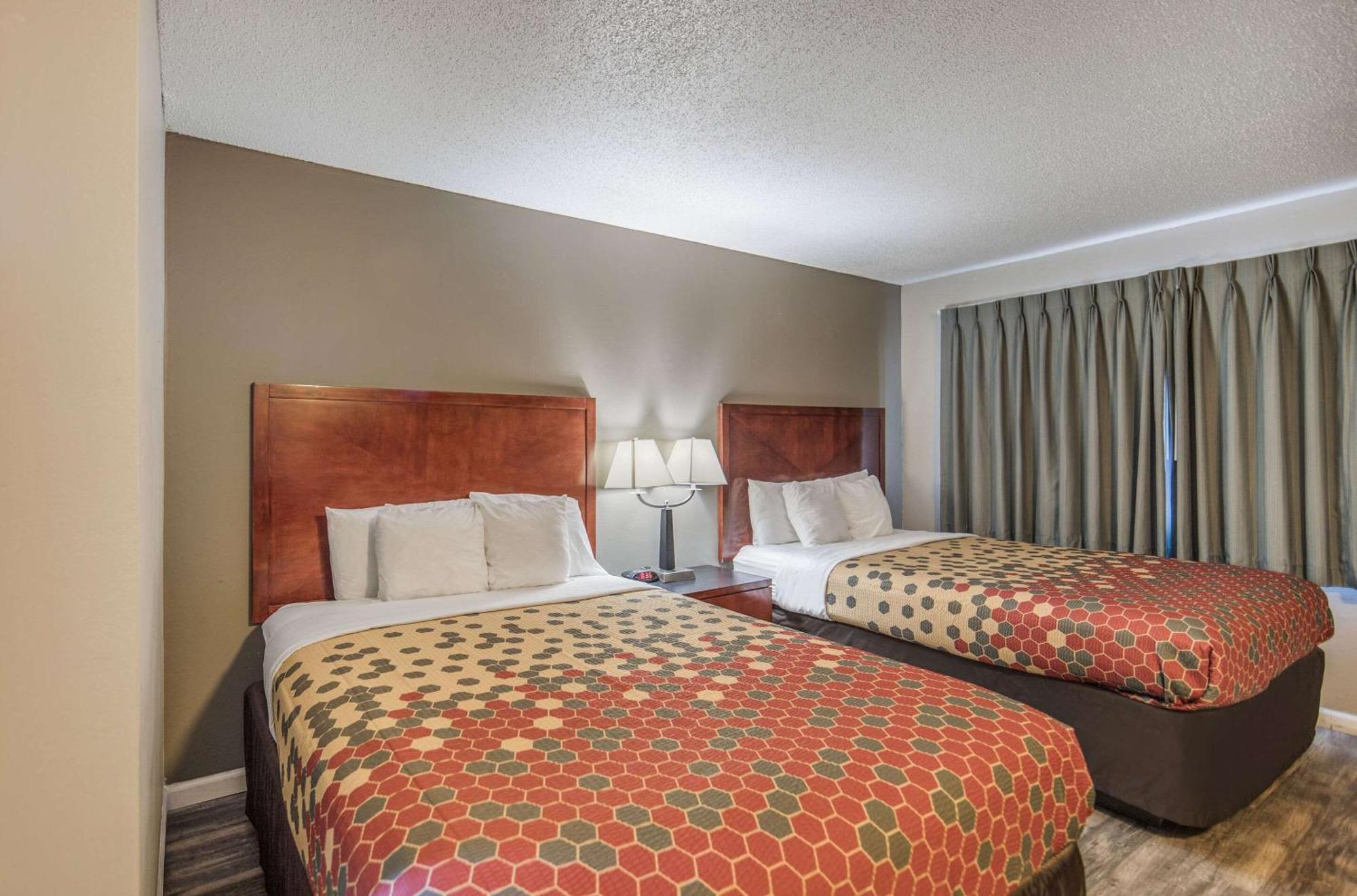 Econo Lodge Inn & Suites Yreka Bagian luar foto