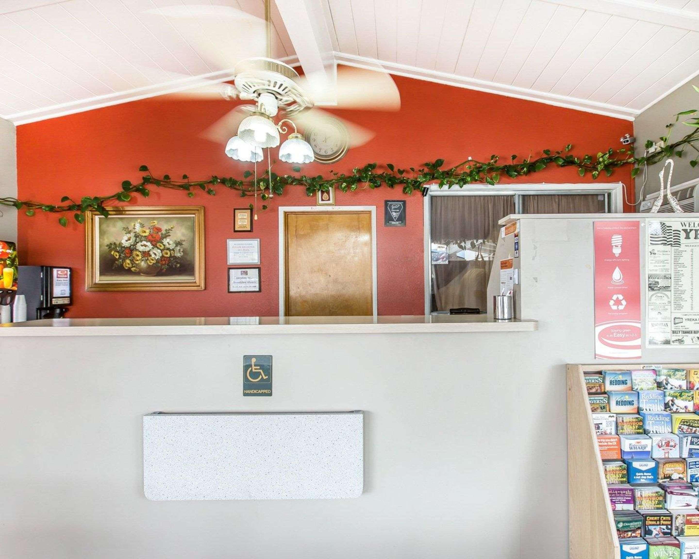 Econo Lodge Inn & Suites Yreka Bagian luar foto