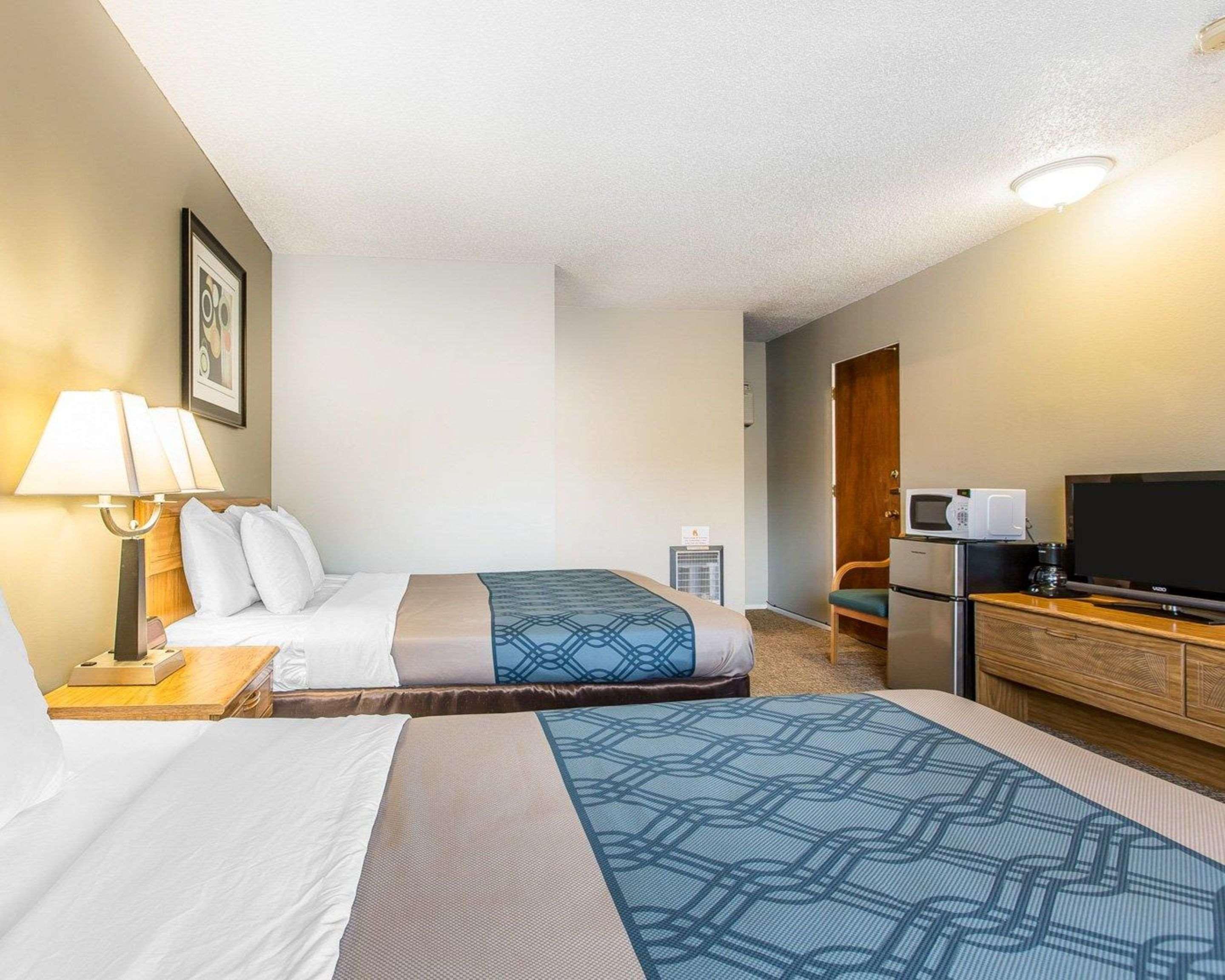 Econo Lodge Inn & Suites Yreka Bagian luar foto