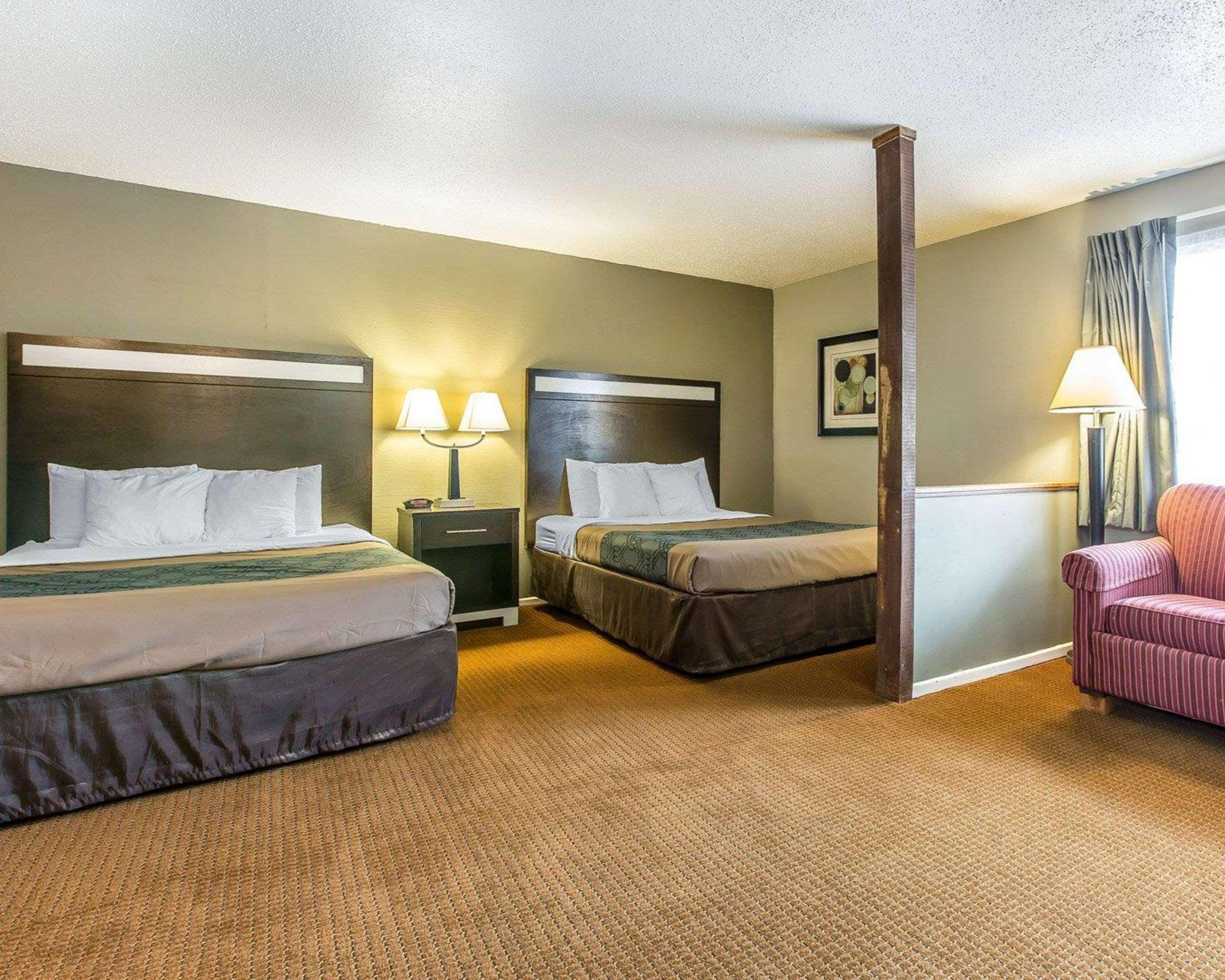 Econo Lodge Inn & Suites Yreka Bagian luar foto