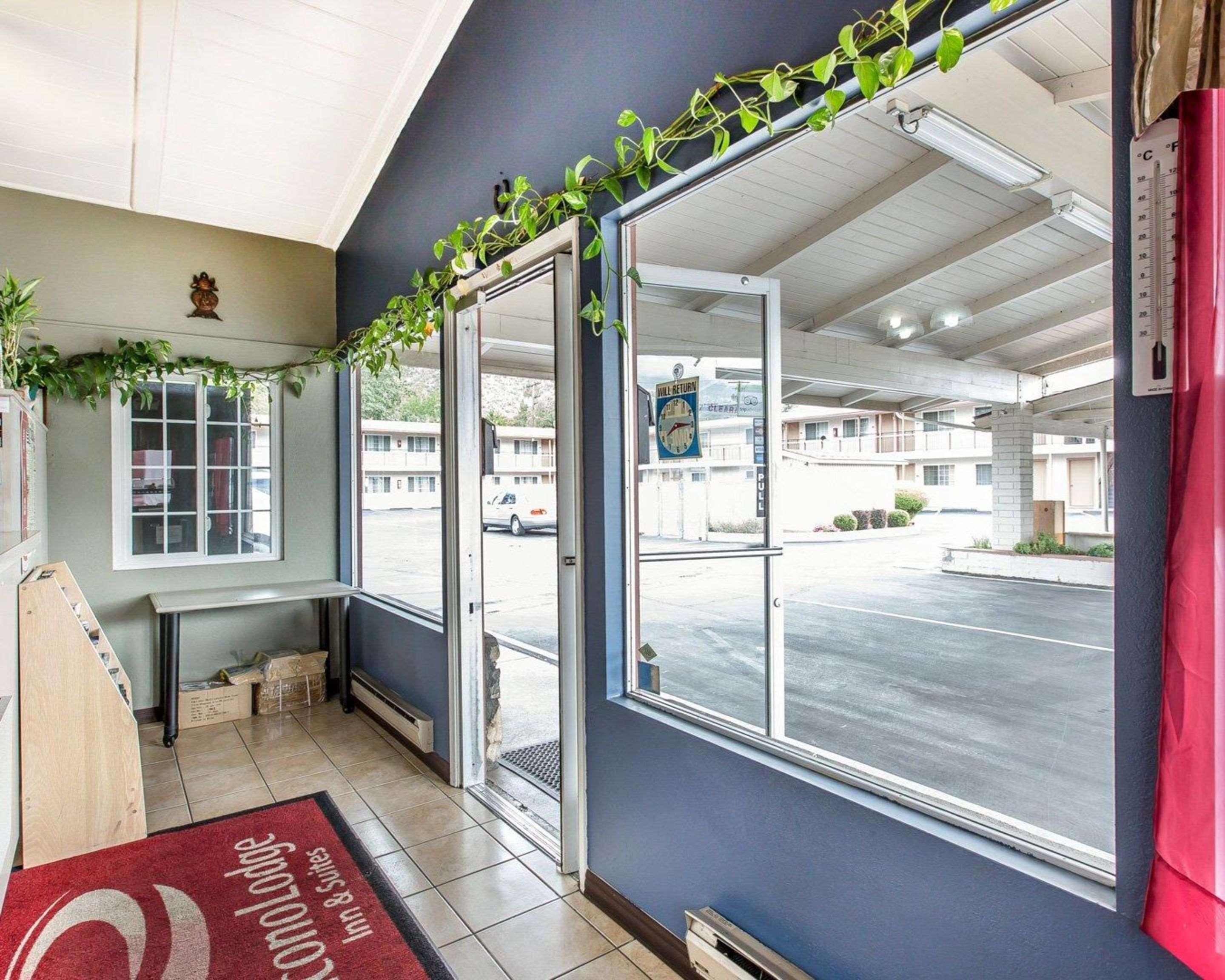 Econo Lodge Inn & Suites Yreka Bagian luar foto