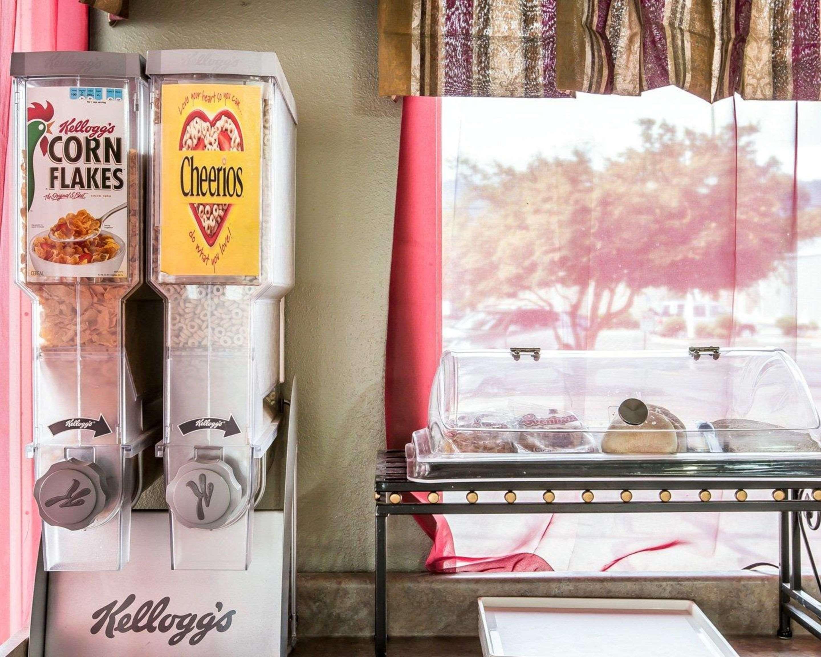 Econo Lodge Inn & Suites Yreka Bagian luar foto