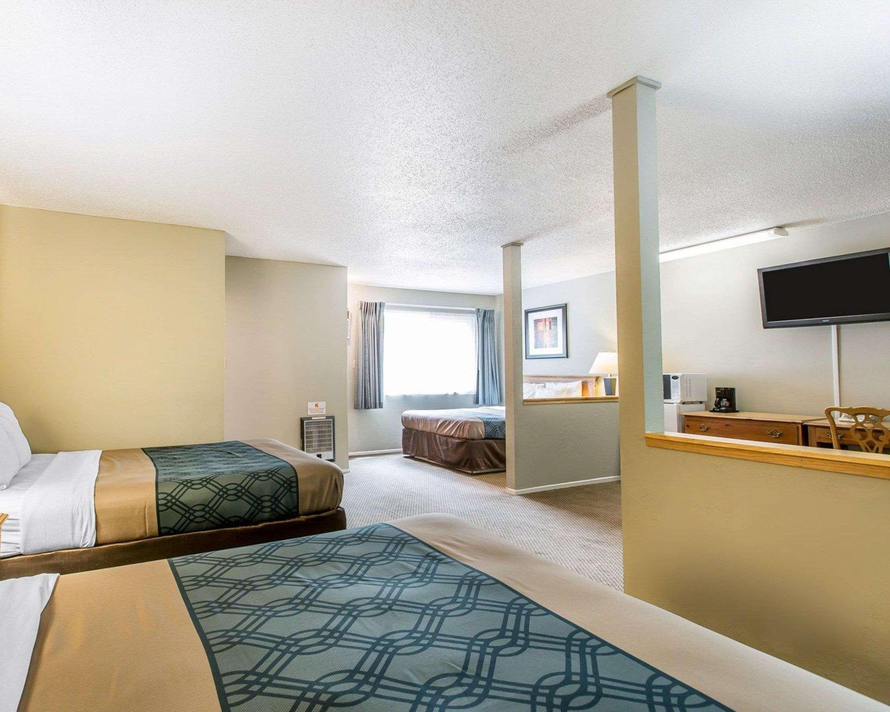 Econo Lodge Inn & Suites Yreka Bagian luar foto