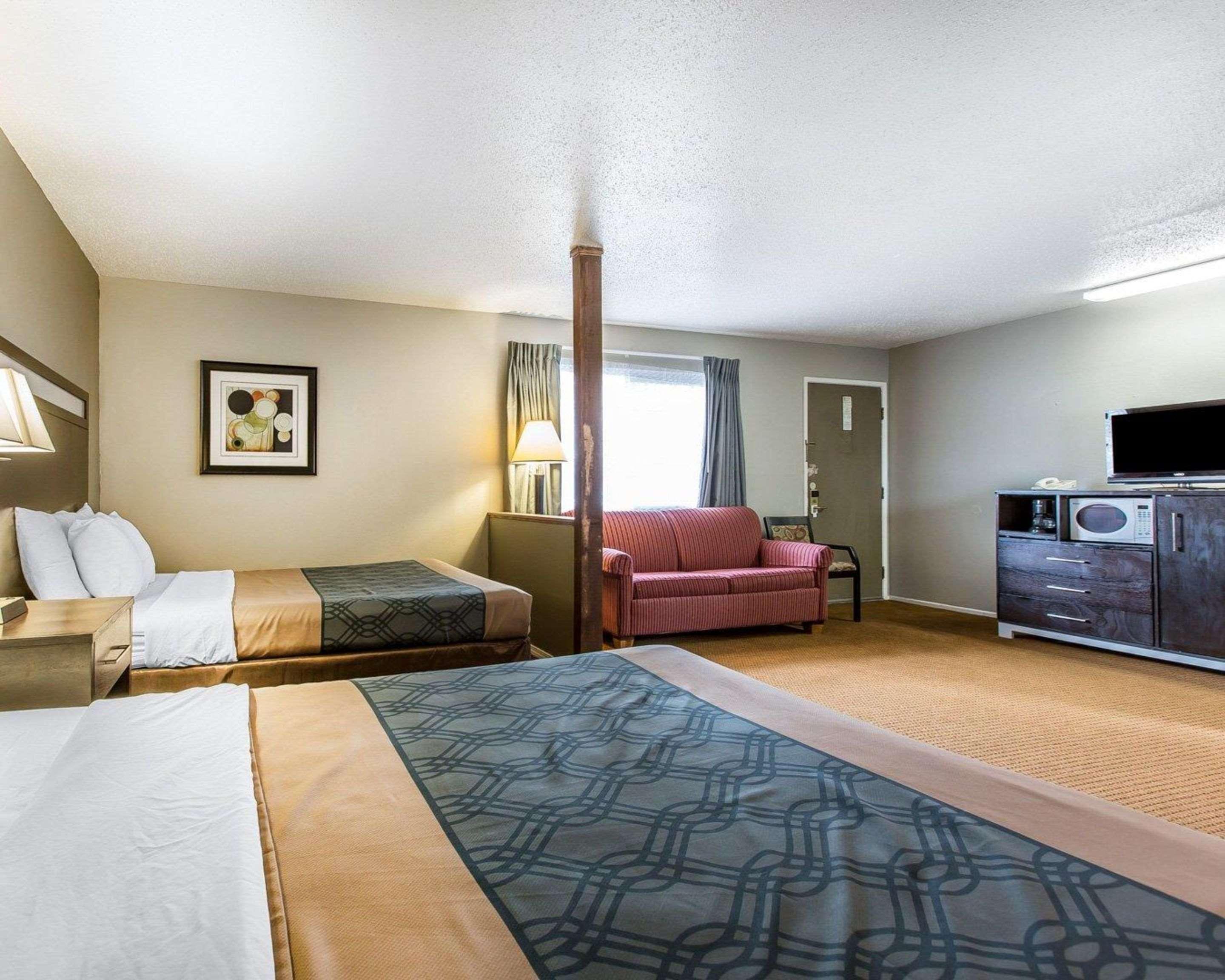 Econo Lodge Inn & Suites Yreka Bagian luar foto