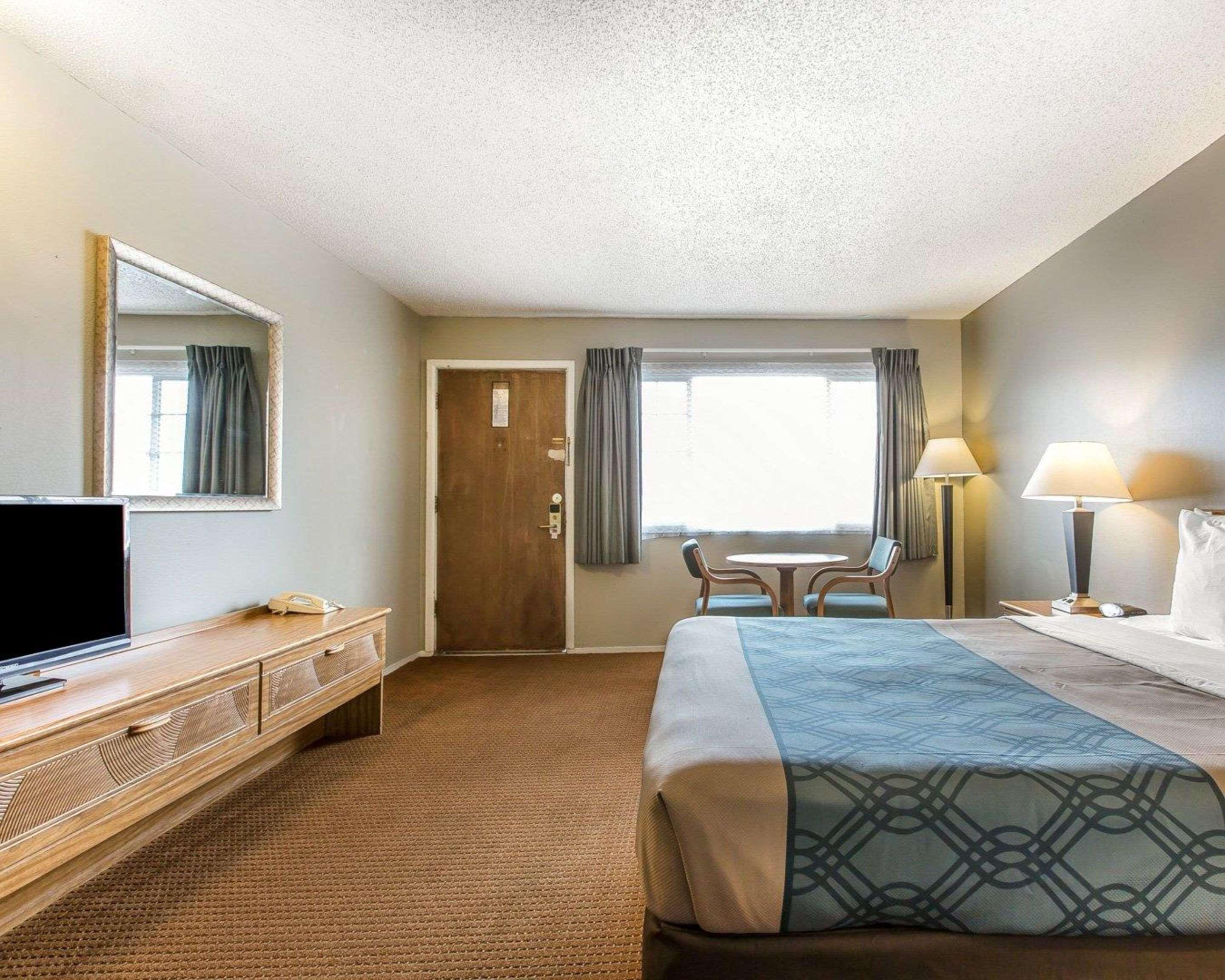 Econo Lodge Inn & Suites Yreka Bagian luar foto