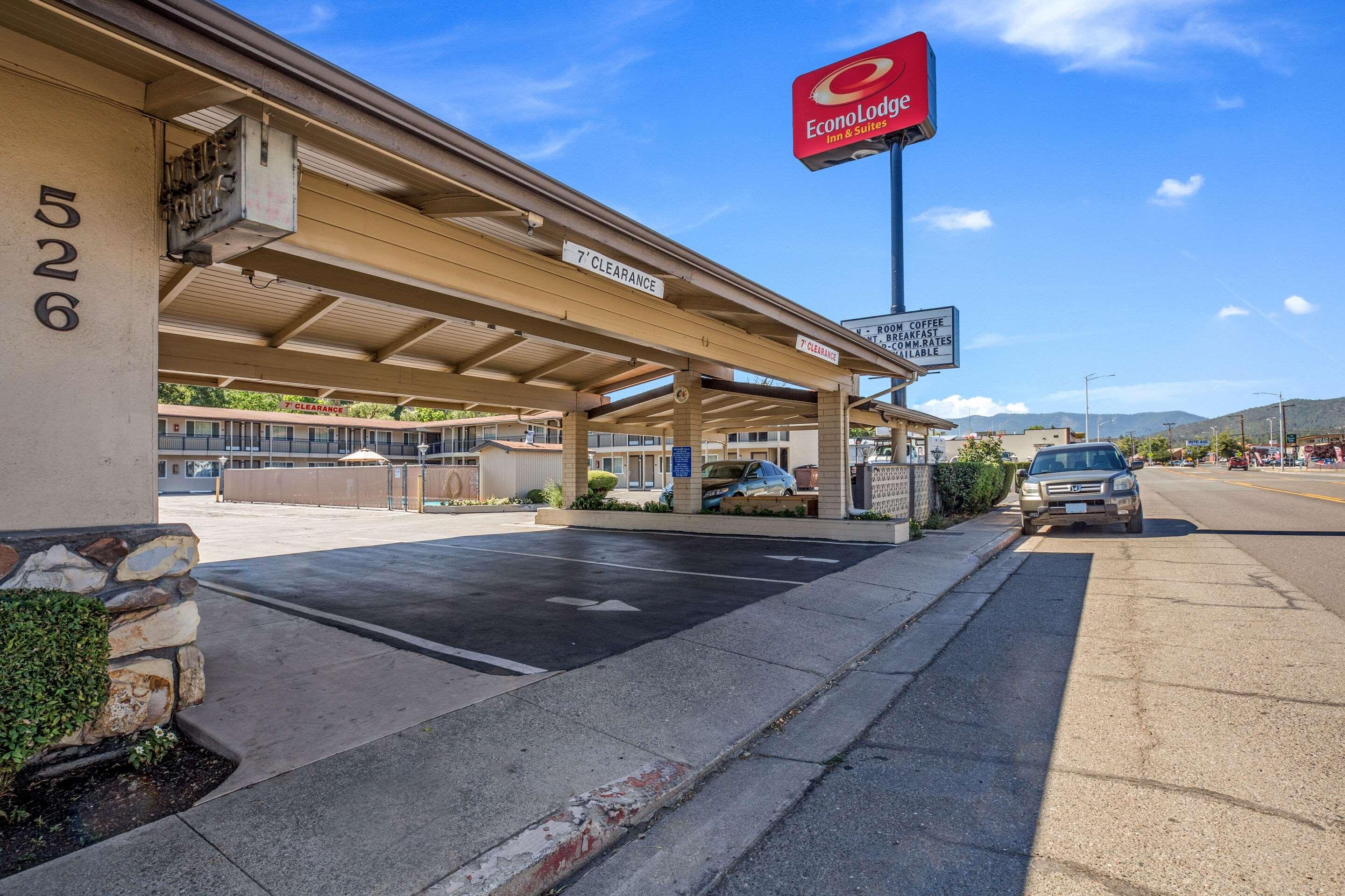 Econo Lodge Inn & Suites Yreka Bagian luar foto