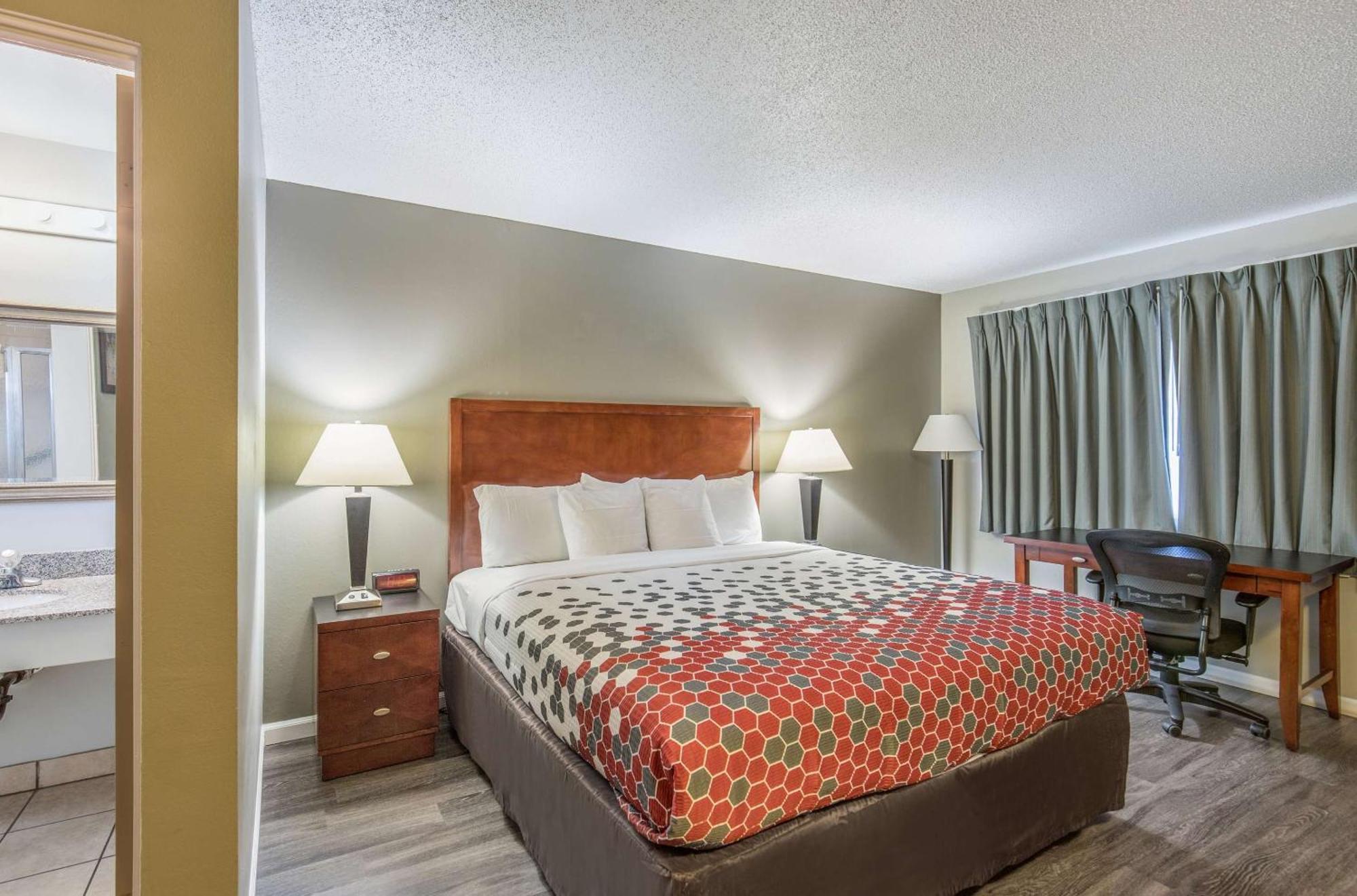 Econo Lodge Inn & Suites Yreka Bagian luar foto
