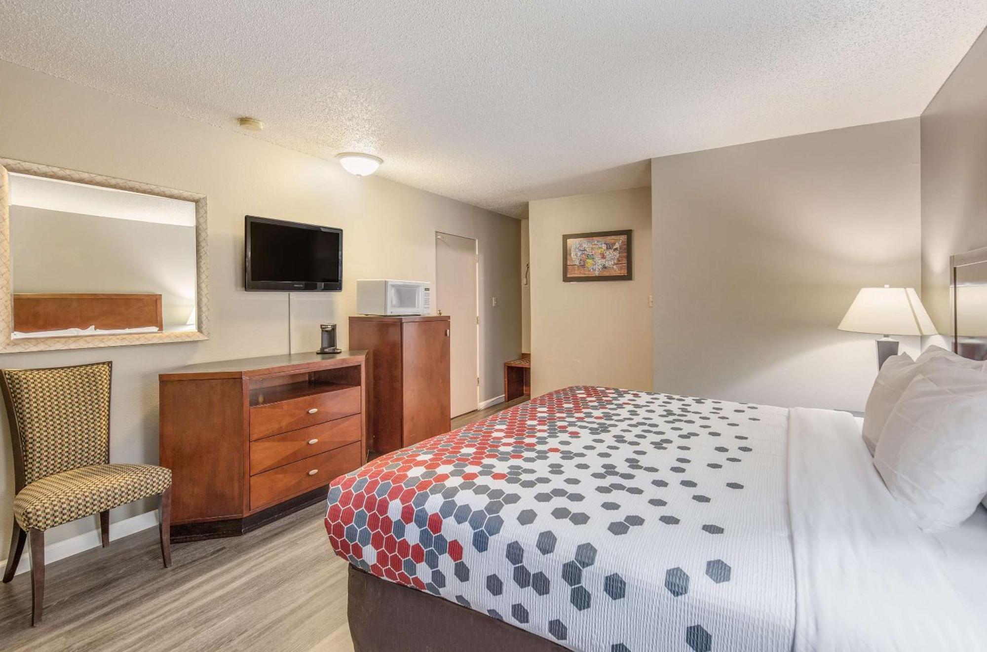 Econo Lodge Inn & Suites Yreka Bagian luar foto