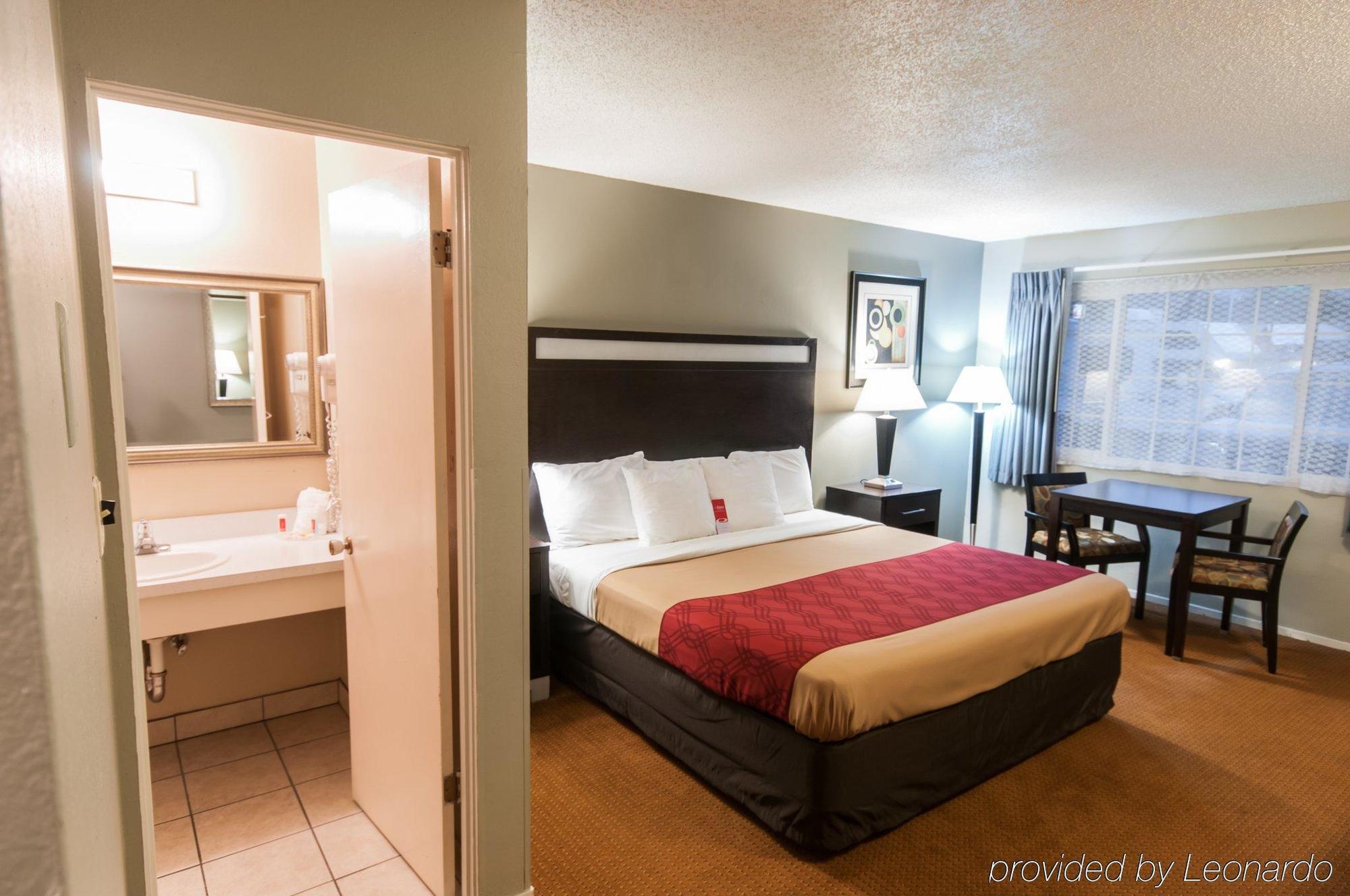 Econo Lodge Inn & Suites Yreka Bagian luar foto