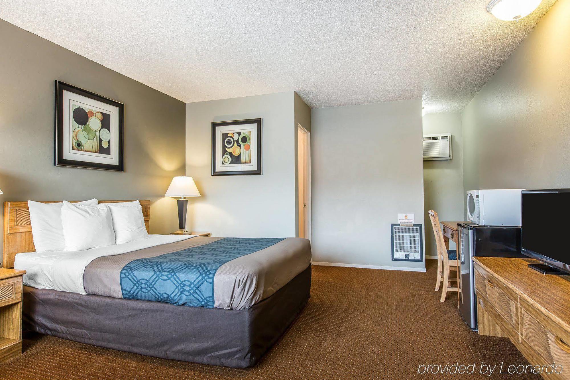 Econo Lodge Inn & Suites Yreka Bagian luar foto