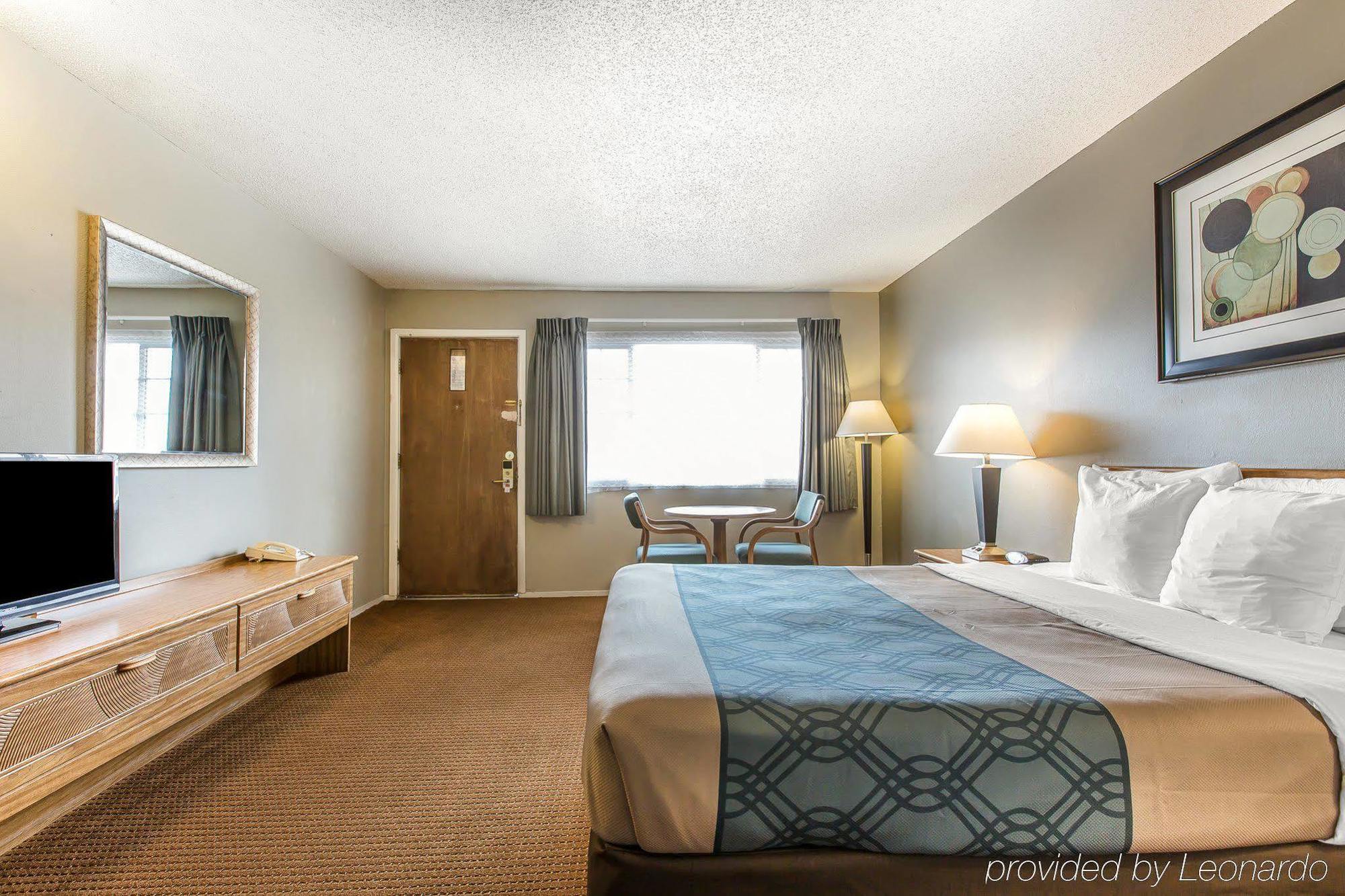 Econo Lodge Inn & Suites Yreka Bagian luar foto