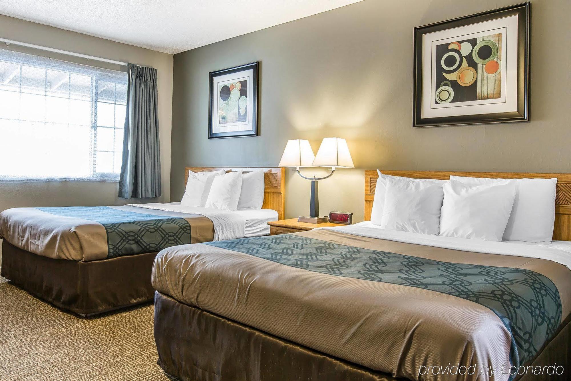 Econo Lodge Inn & Suites Yreka Bagian luar foto