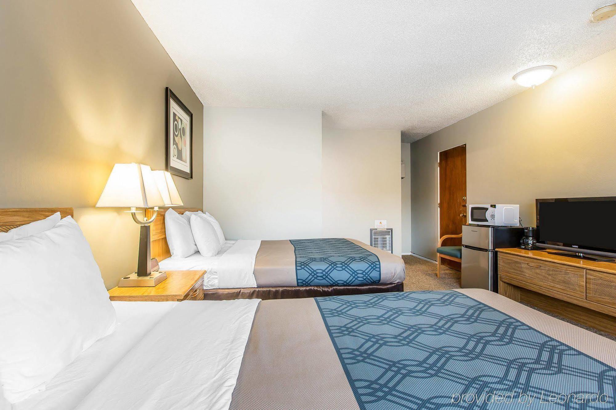 Econo Lodge Inn & Suites Yreka Bagian luar foto